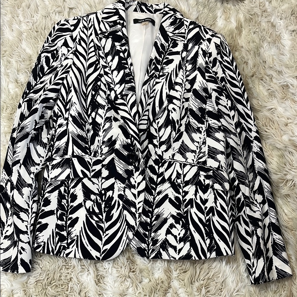 Women's Black and White Patterned Jacket
